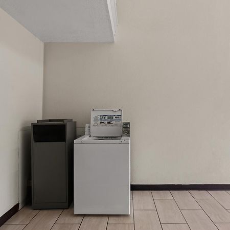 Red Lion Inn & Suites Caseyville Экстерьер фото