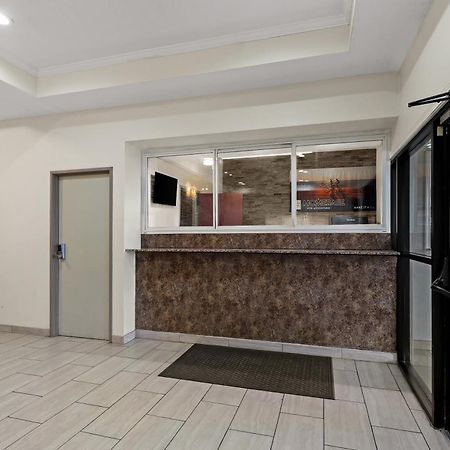 Red Lion Inn & Suites Caseyville Экстерьер фото