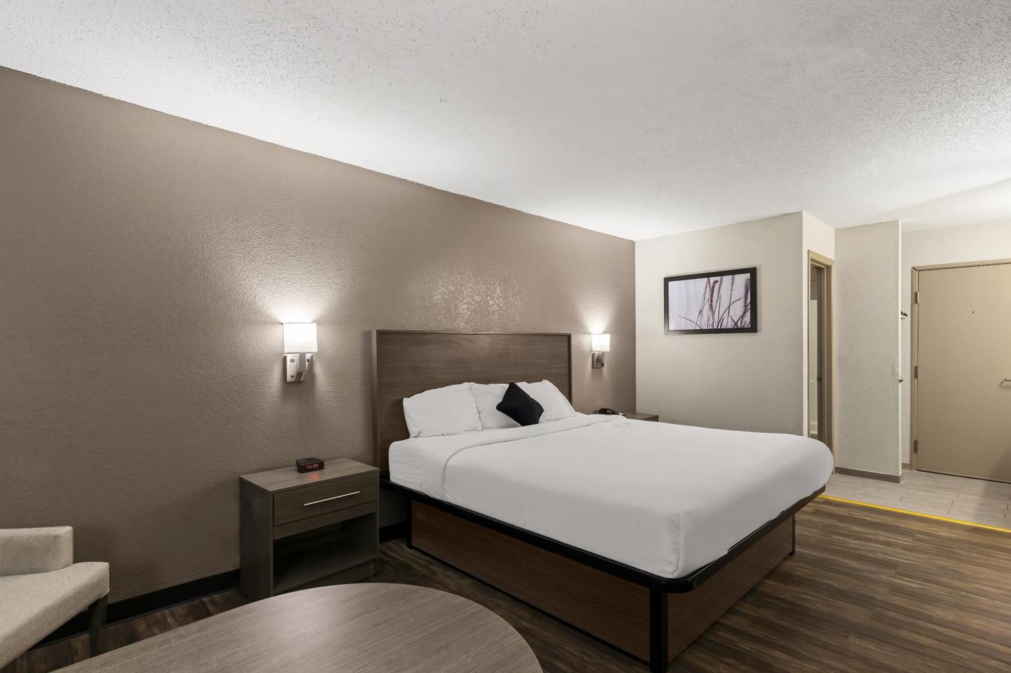 Red Lion Inn & Suites Caseyville Экстерьер фото