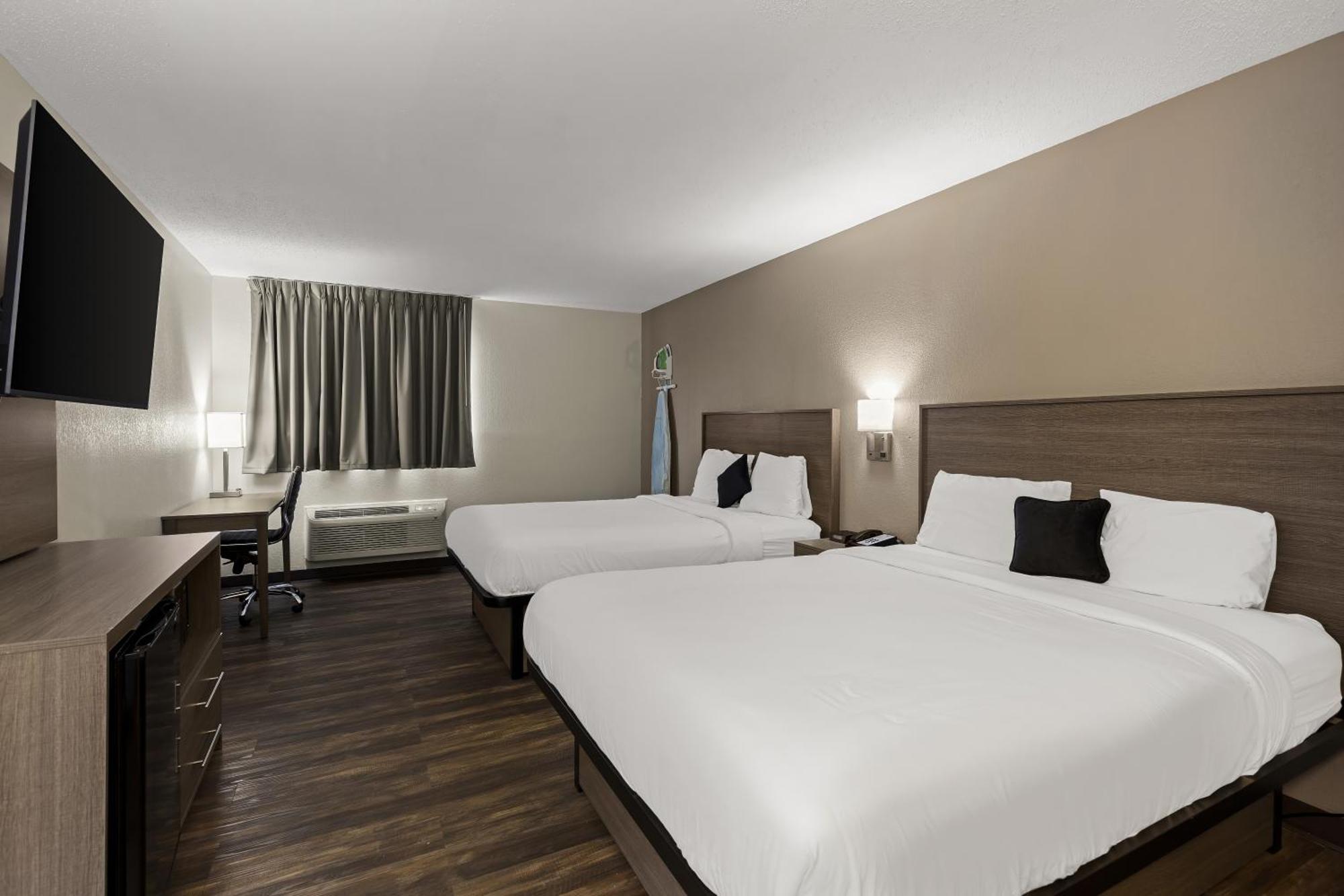 Red Lion Inn & Suites Caseyville Экстерьер фото