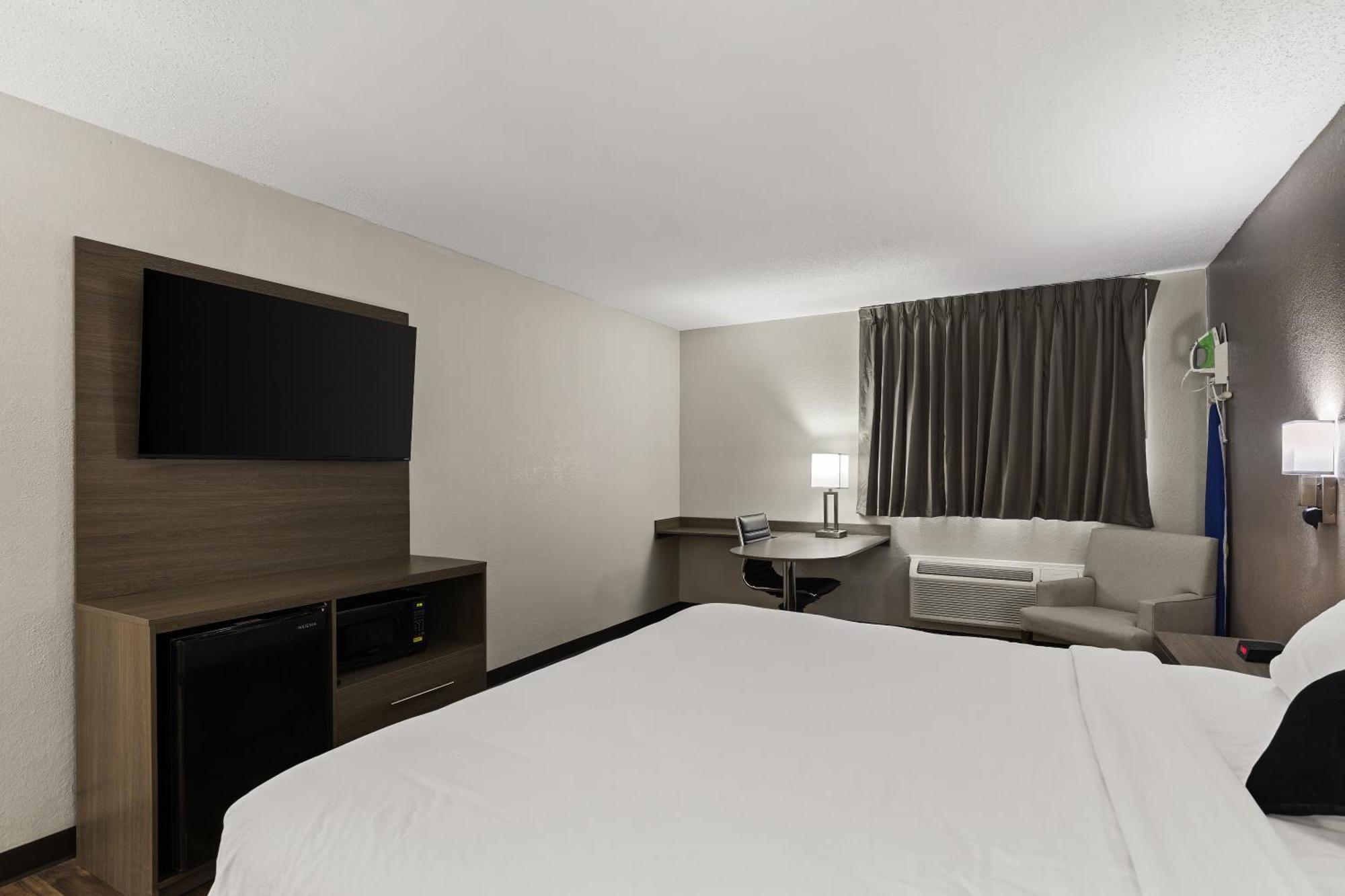 Red Lion Inn & Suites Caseyville Экстерьер фото