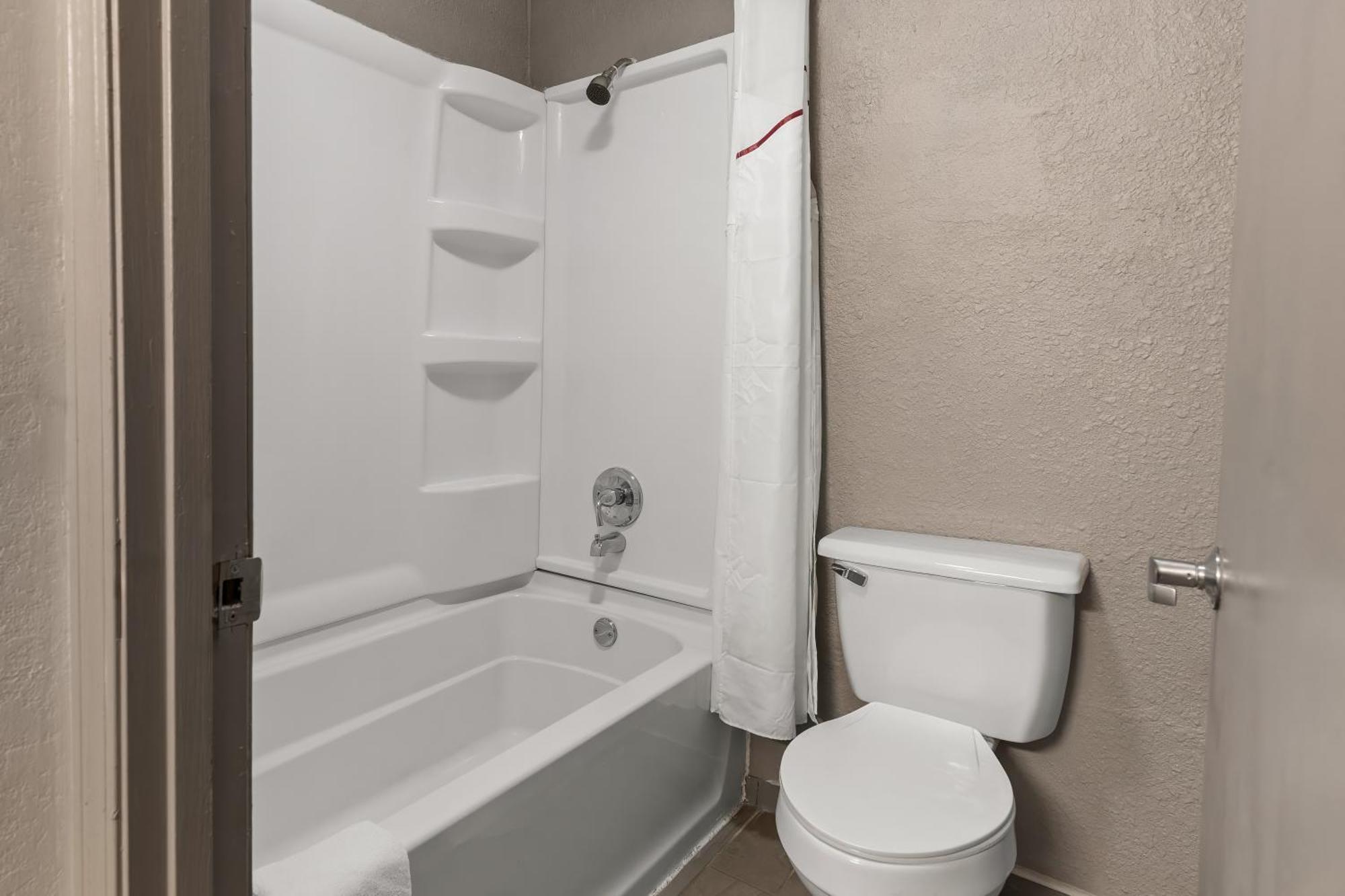 Red Lion Inn & Suites Caseyville Экстерьер фото