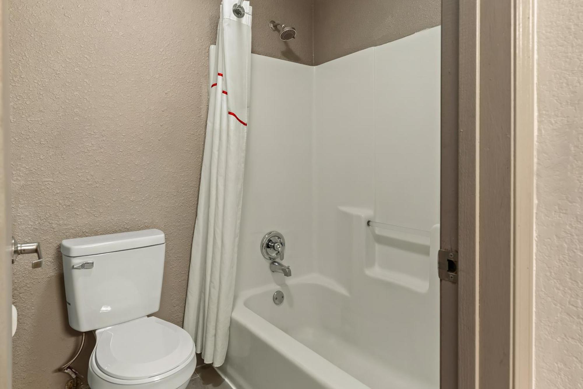 Red Lion Inn & Suites Caseyville Экстерьер фото