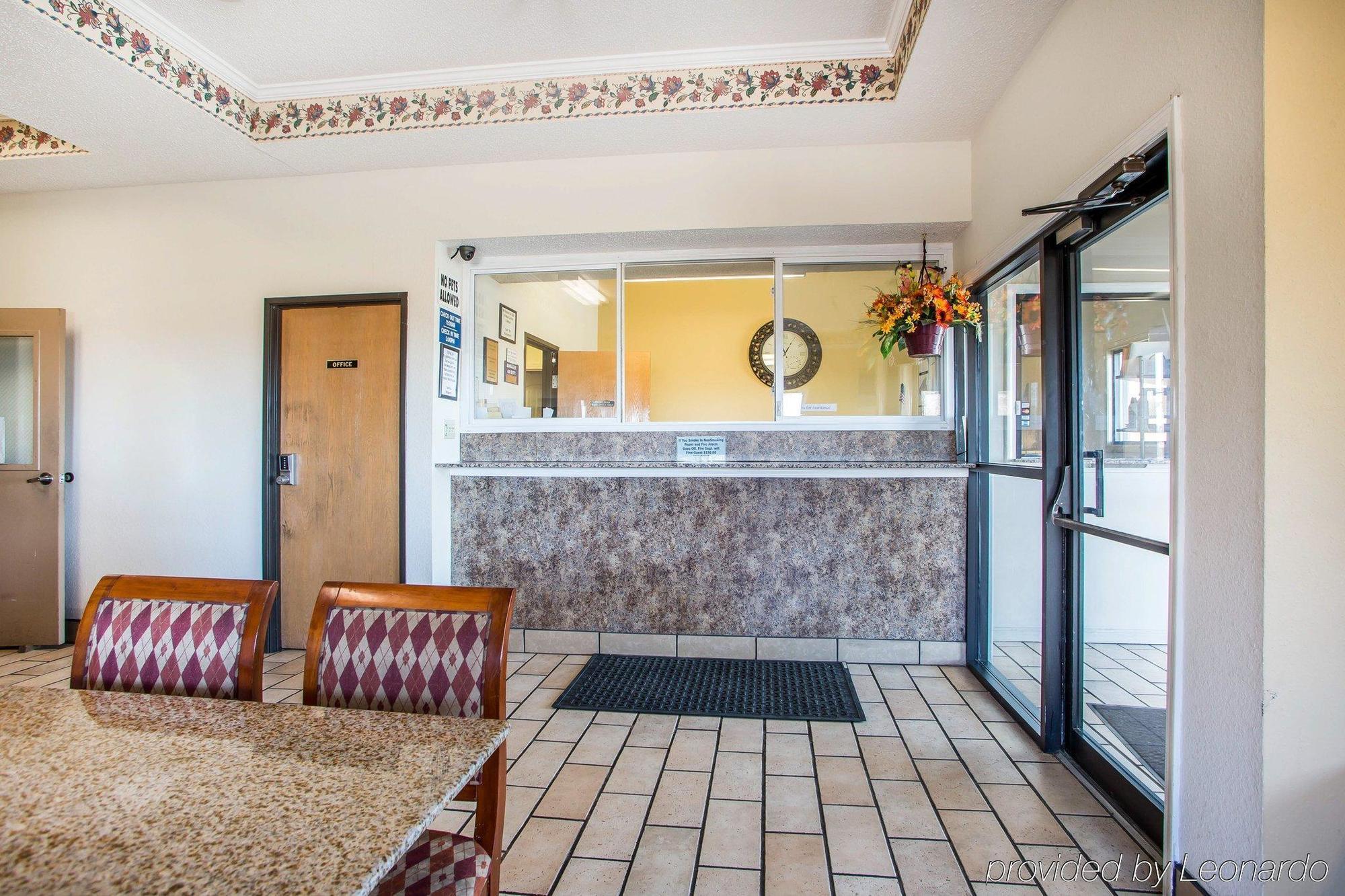 Red Lion Inn & Suites Caseyville Экстерьер фото