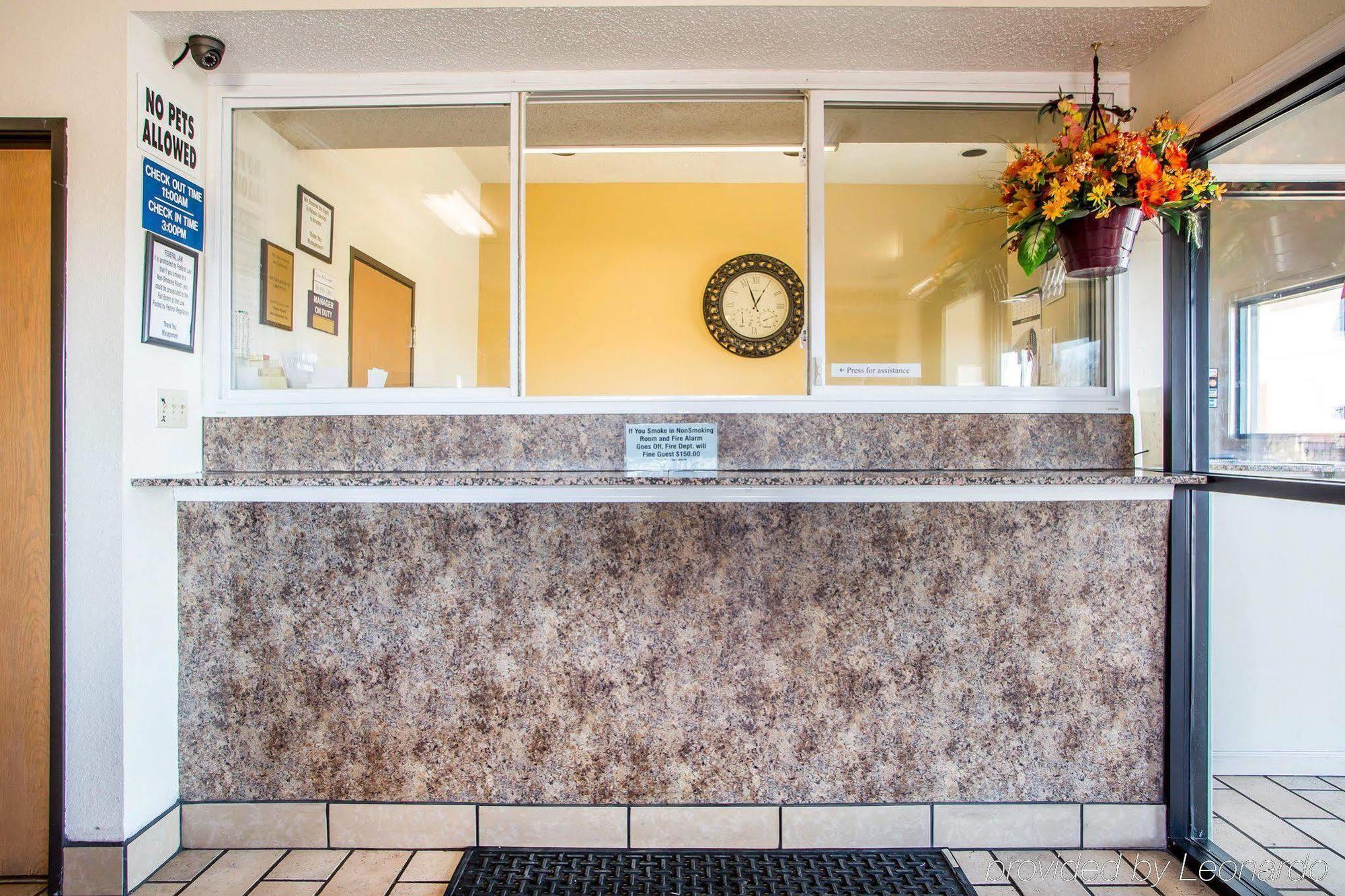 Red Lion Inn & Suites Caseyville Экстерьер фото